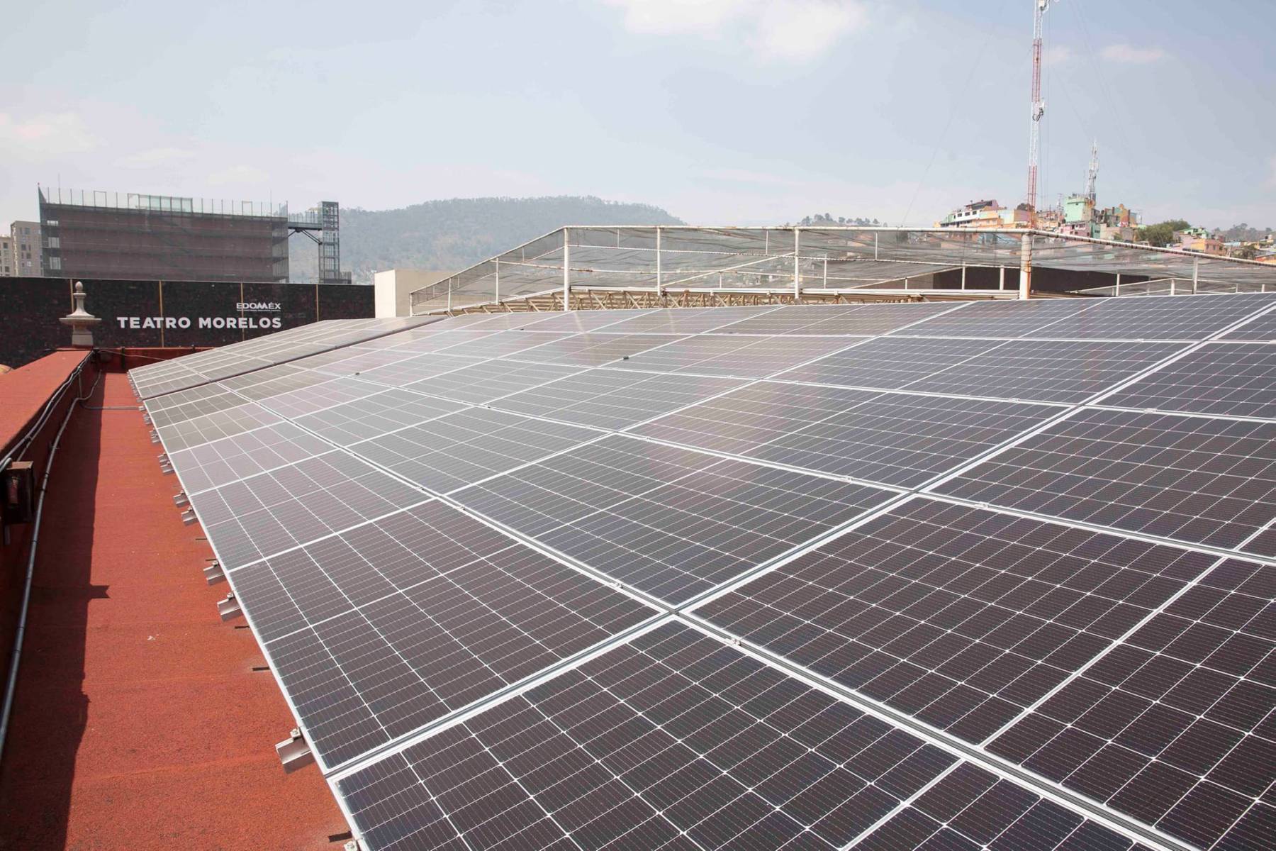 Celdas solares permiten el ahorro de energía en edificios mexiquenses