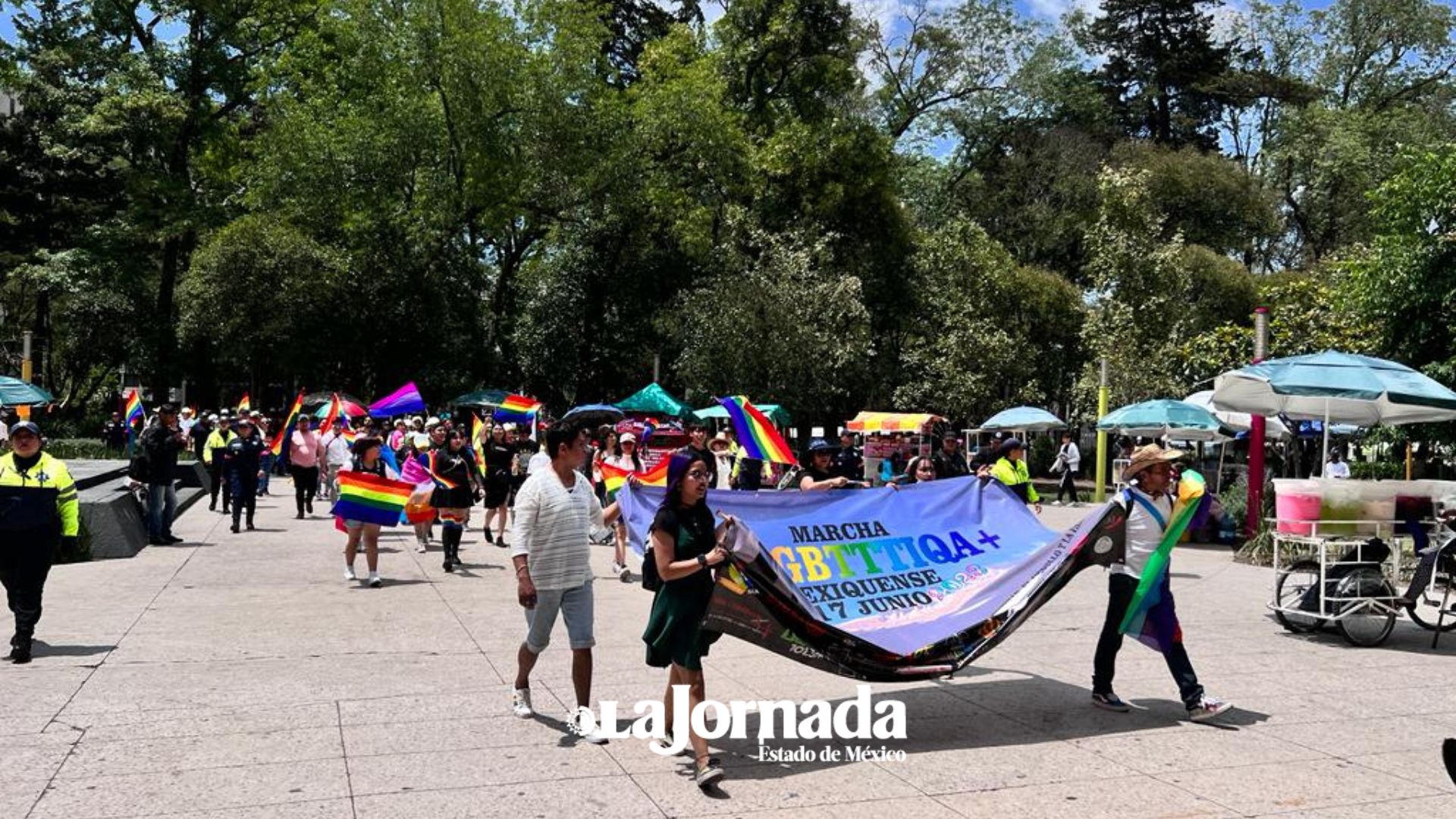 Comunidad LGBT marchan en Toluca