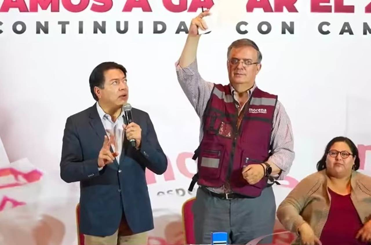 Ebrard, primer morenista en registrarse a la candidatura