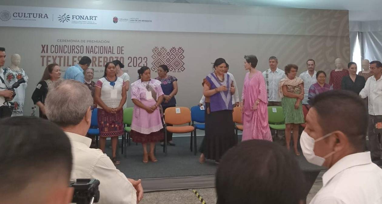 Premian a siete artesanas mexiquenses en el Concurso Nacional de Textiles y Rebozo 2023