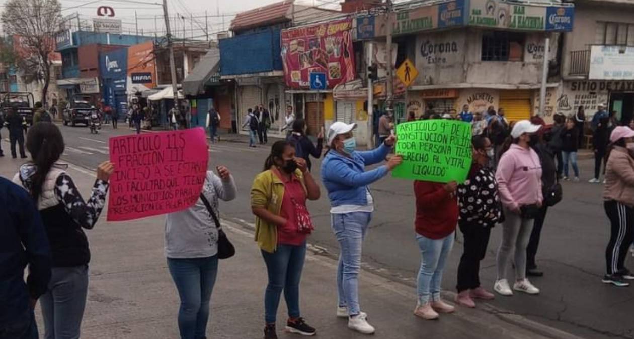 Ecatepec:Vecinos exigen abastecimiento de agua, bloquean Vía Morelos