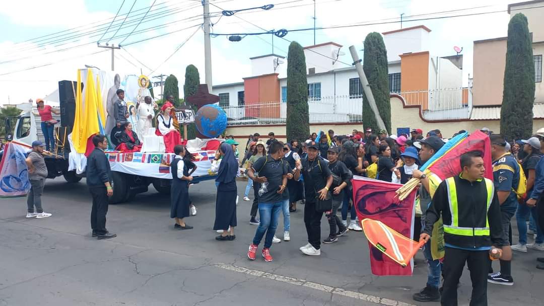 Peregrinos llegan a Cuautitlán, para descansar de su largo caminar a la basílica de Guadalupe