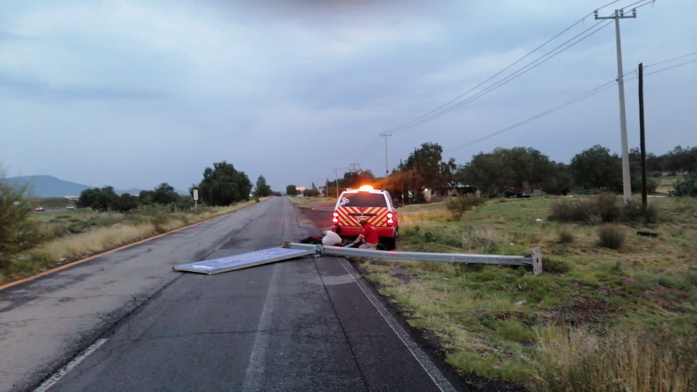 Alertan por intentos de robo de señalización vial en la México-Tulancingo