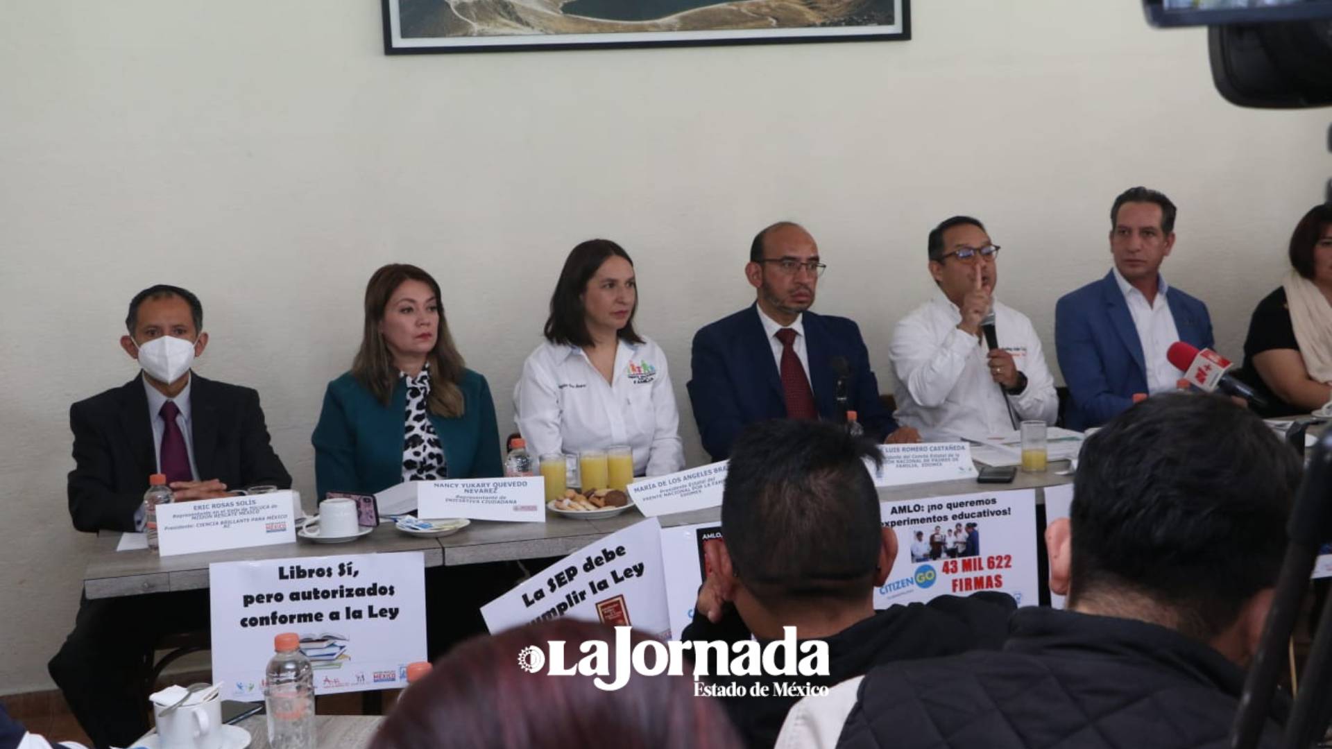 Video: Padres de familia piden que no se distribuyan de los libros de texto gratuitos en Edomex