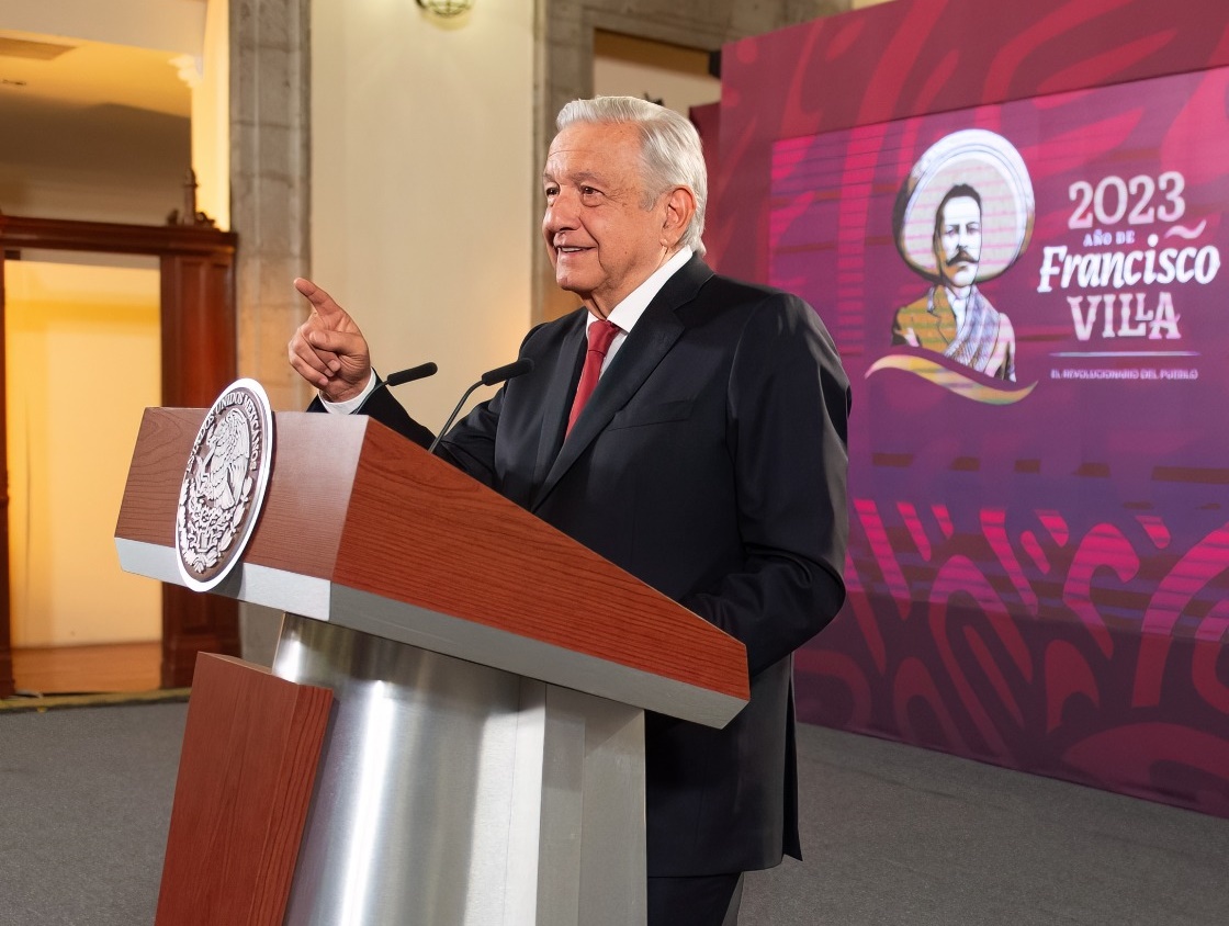 AMLO ofrece ayuda a paisanos en Florida por huracán Idalia