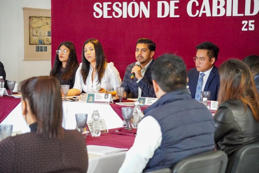 Nezahualcóyotl: Adolfo Cerqueda se pronuncia a favor de la distribución de libros de texto