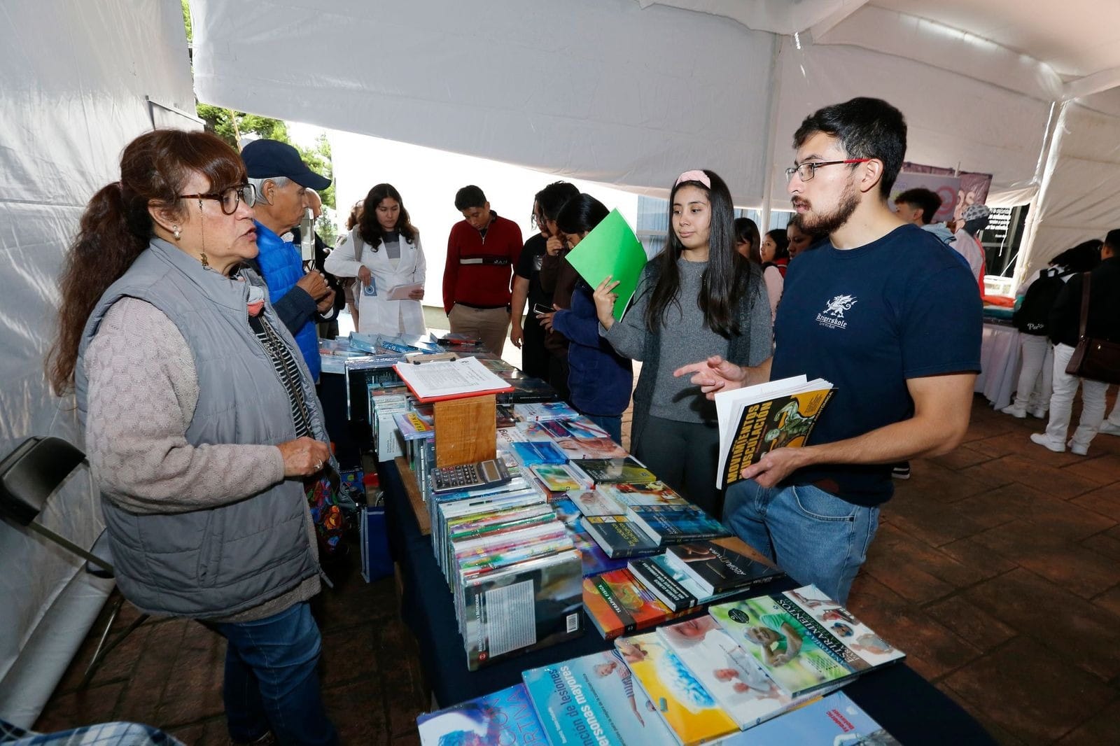 Lista la Primera Feria del Libro de la Salud en la UAEMex