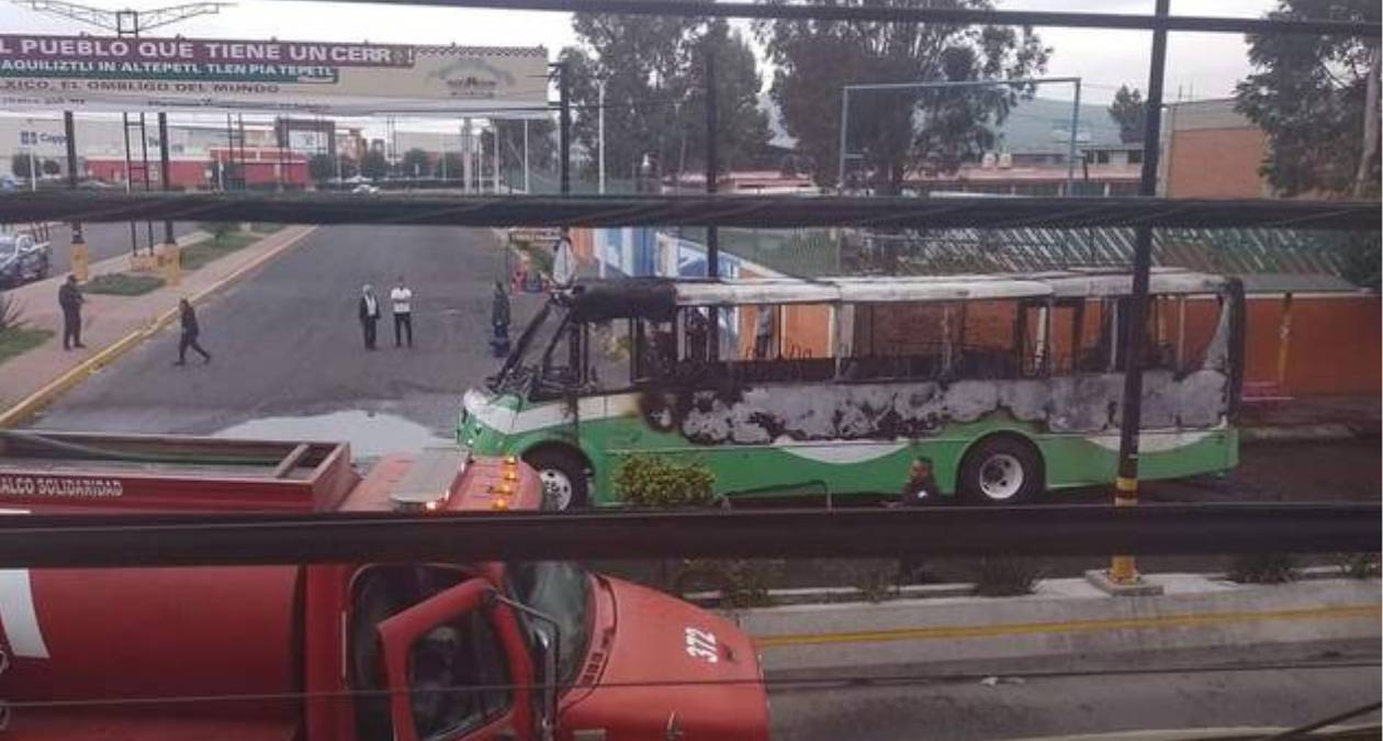 Valle de Chalco: Reportan unidad de transporte público incendiada