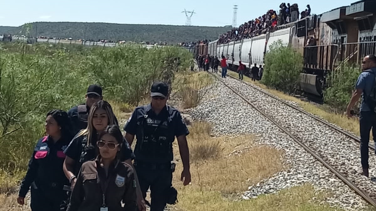 A la baja, migrantes mexicanos detenidos en la frontera con EU