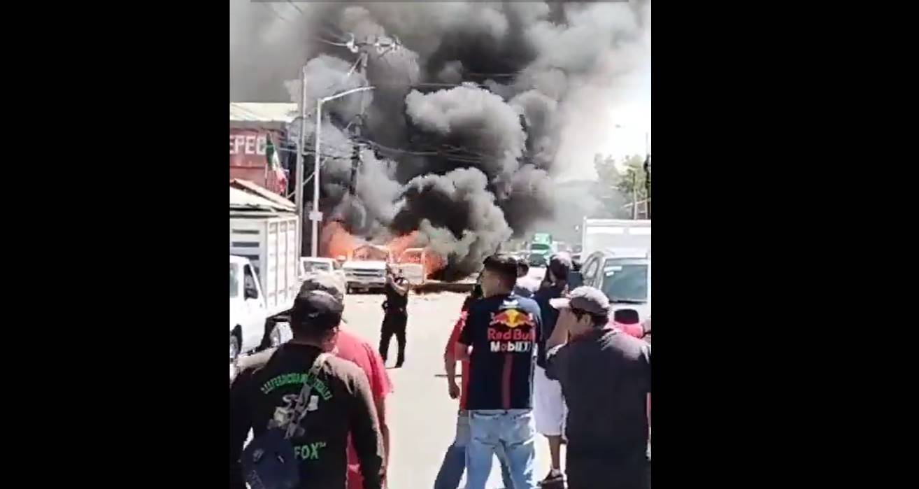 Tultepec: Explota camioneta cargada de pirotecnia