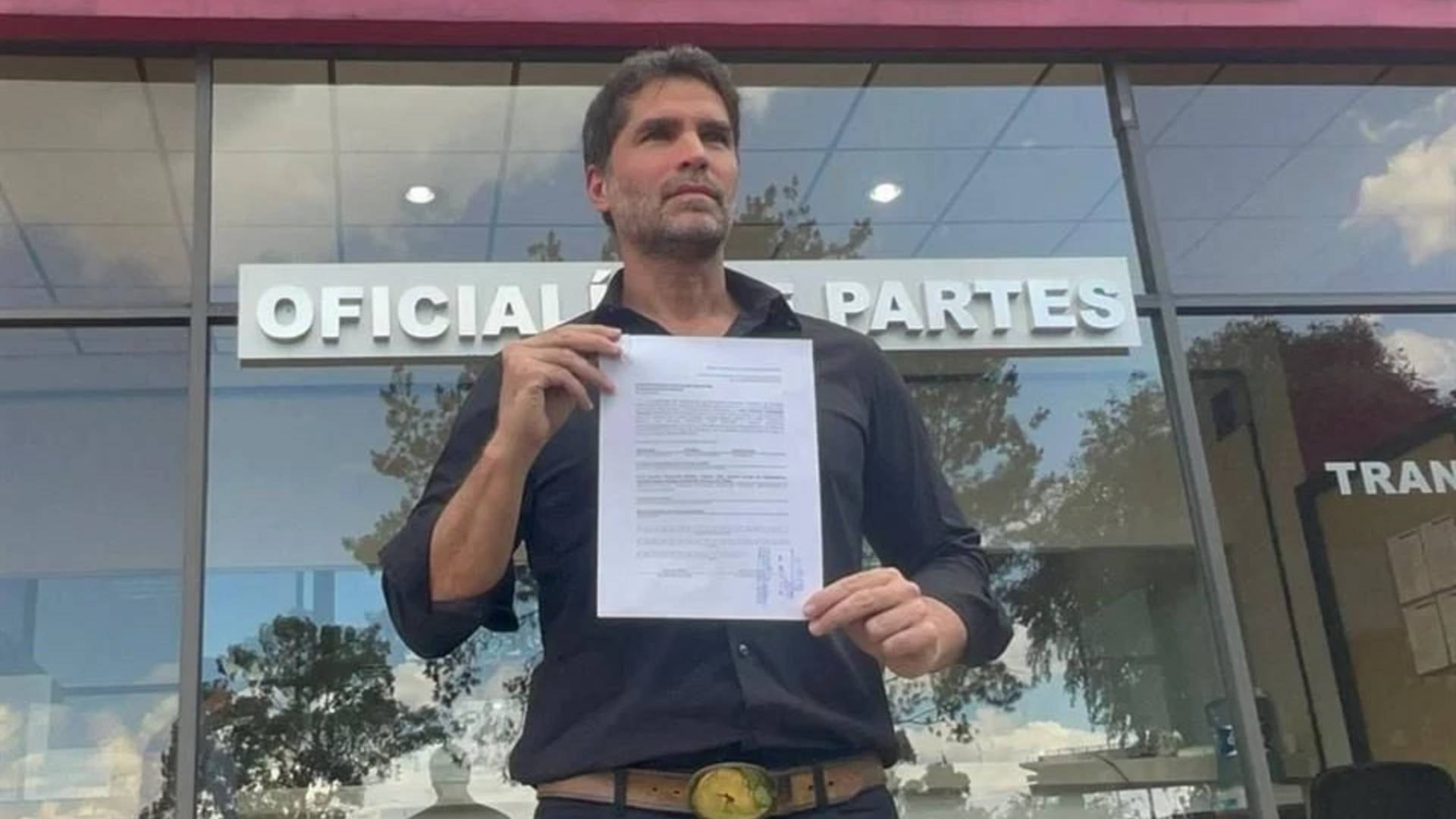 Eduardo Verástegui se registra como candidato independiente a la presidencia de México