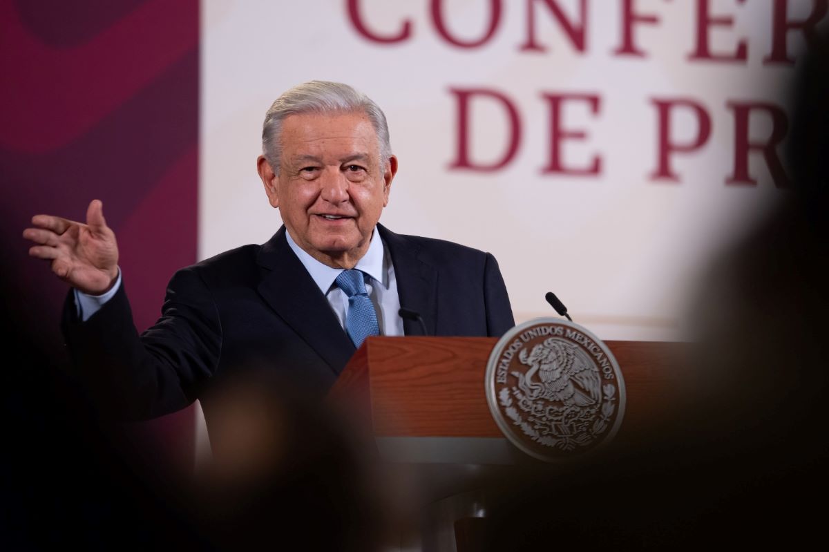 AMLO pone el pecho por Salvador Cienfuegos