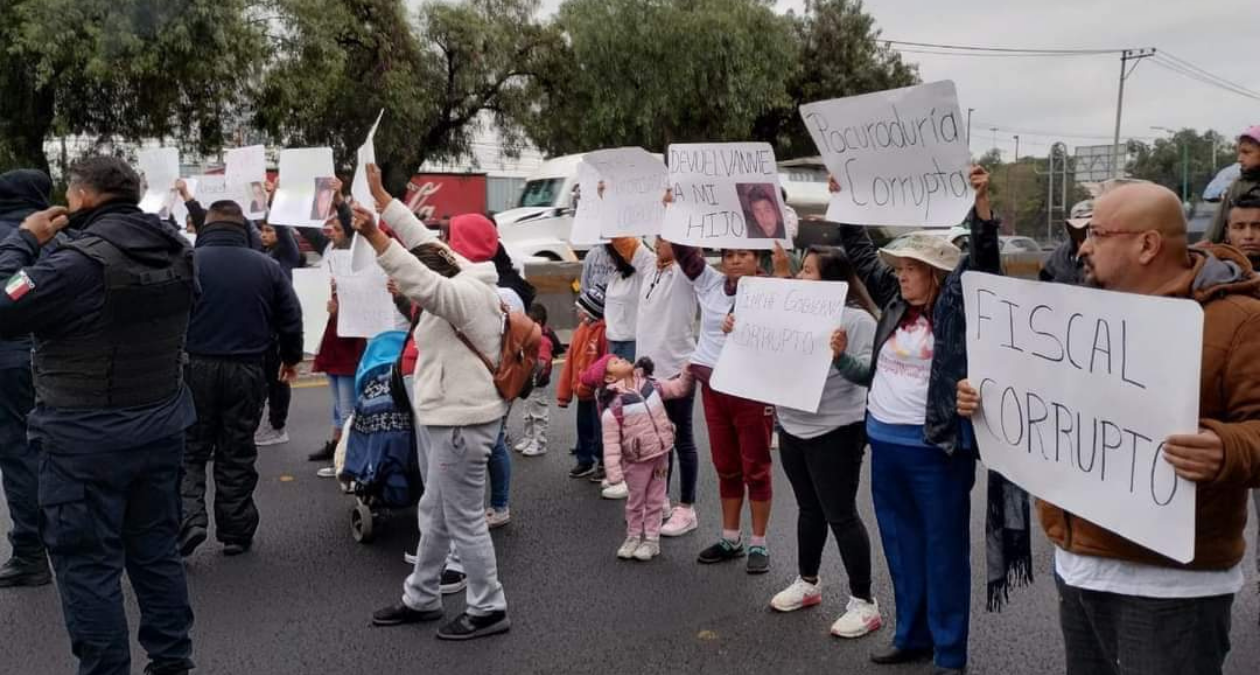 Cuautitlán Izcalli: Habitantes denuncian abuso policial con bloqueo de la México-Querétaro