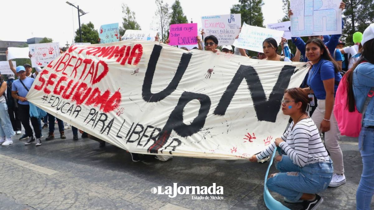 Toluca: Protesta de la Universidad Pedagógica Nacional 151