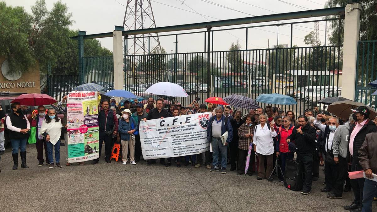 Ecatepec: Protestan contra CFE por supuestos cobros excesivos a más de 5 mil usuarios