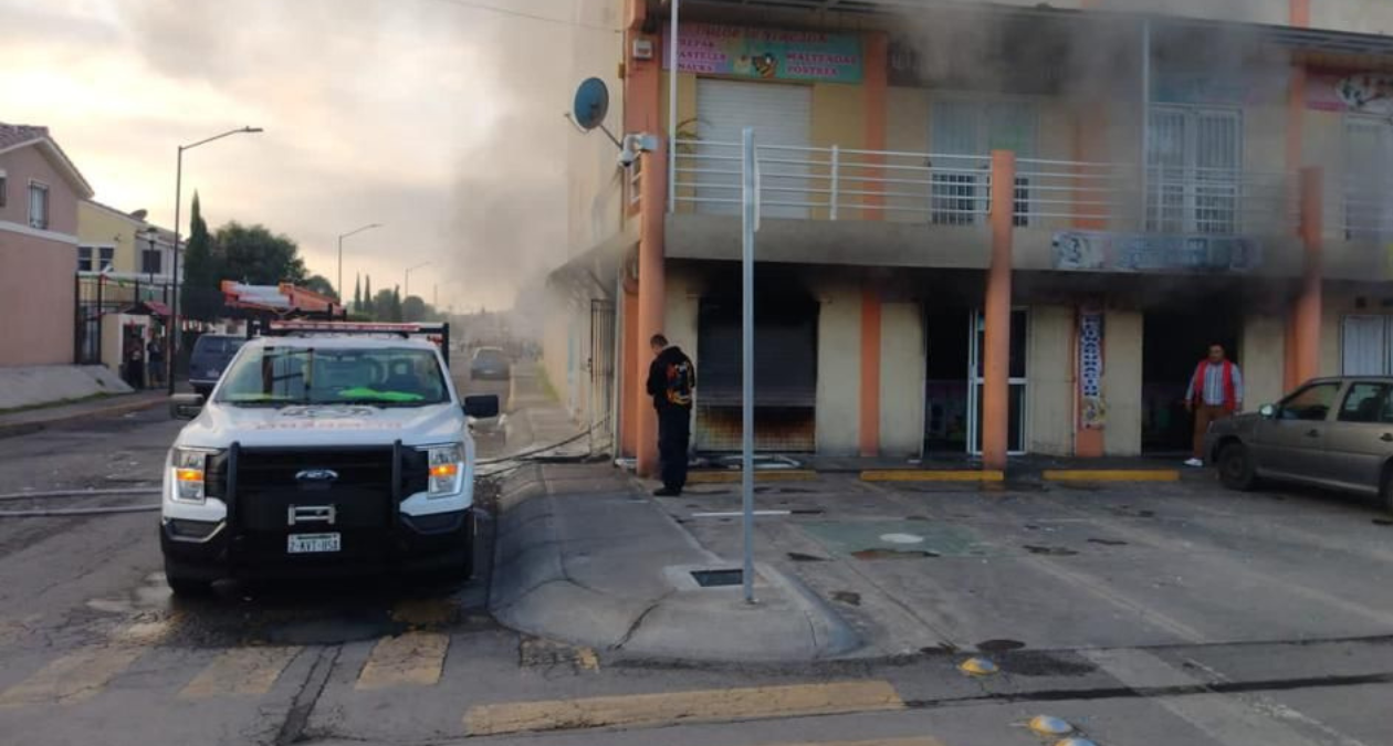 Tecámac: Incendio en taquería y paletería por acumulación de gas