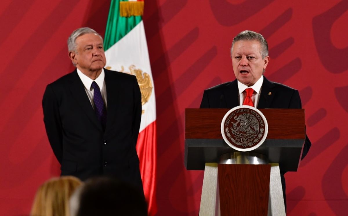 AMLO acepta renuncia de Arturo Zaldívar