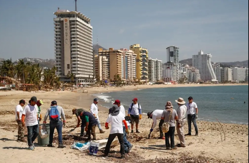 Hoteleros se comprometen con AMLO a que Acapulco funcionará en marzo