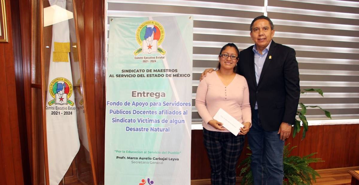 SMSEM entrega apoyo solidario a maestros afectados por un desastre natural