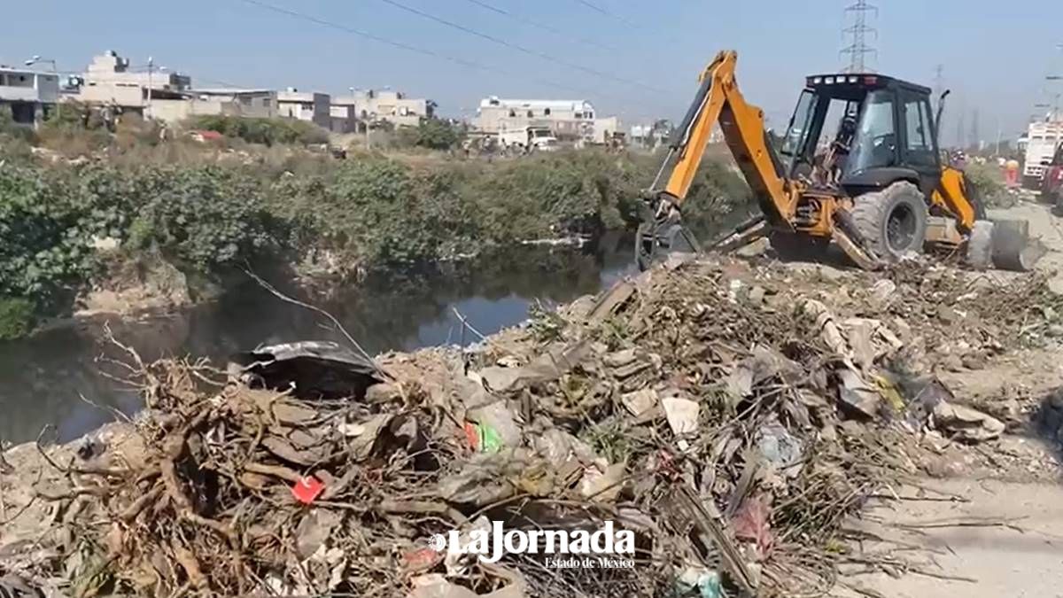 Chimalhuacán: Inician labores de limpieza en puente que atravesaba el Río de la compañía