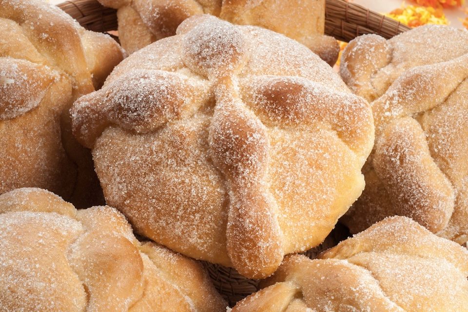 IMSS ofrece consejos para disfrutar del pan de muerto sin excederse