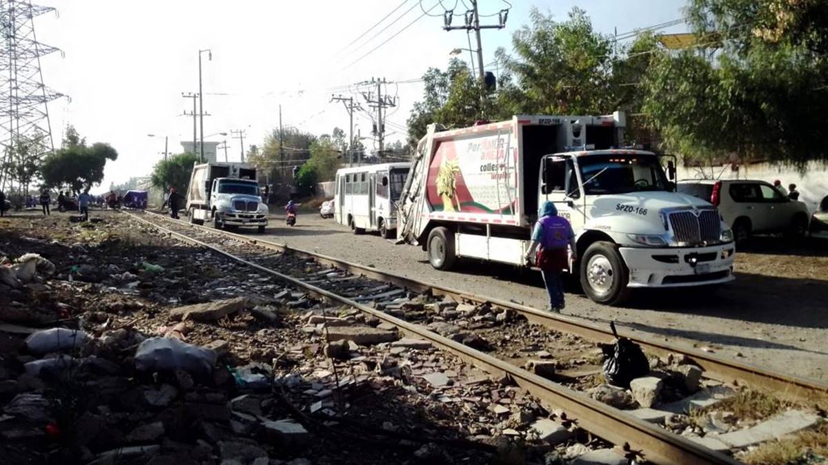 Nezahualcóyotl: Hallan cuerpo sin vida a un costado del canal de la compañía