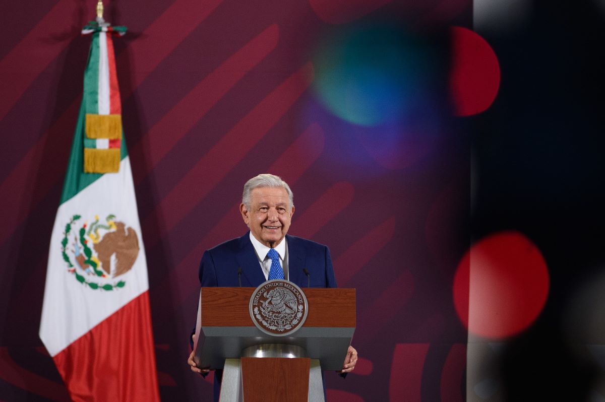 AMLO aumentará salario mínimo un 20% para 2024