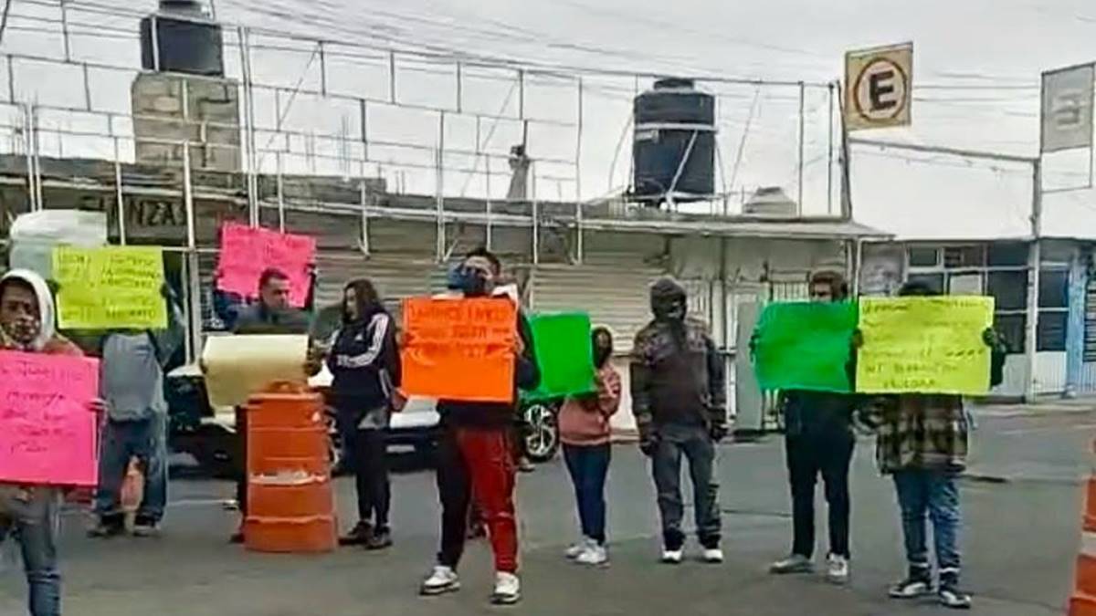 Chalco: Protestan recolectores de basura fuera del penal