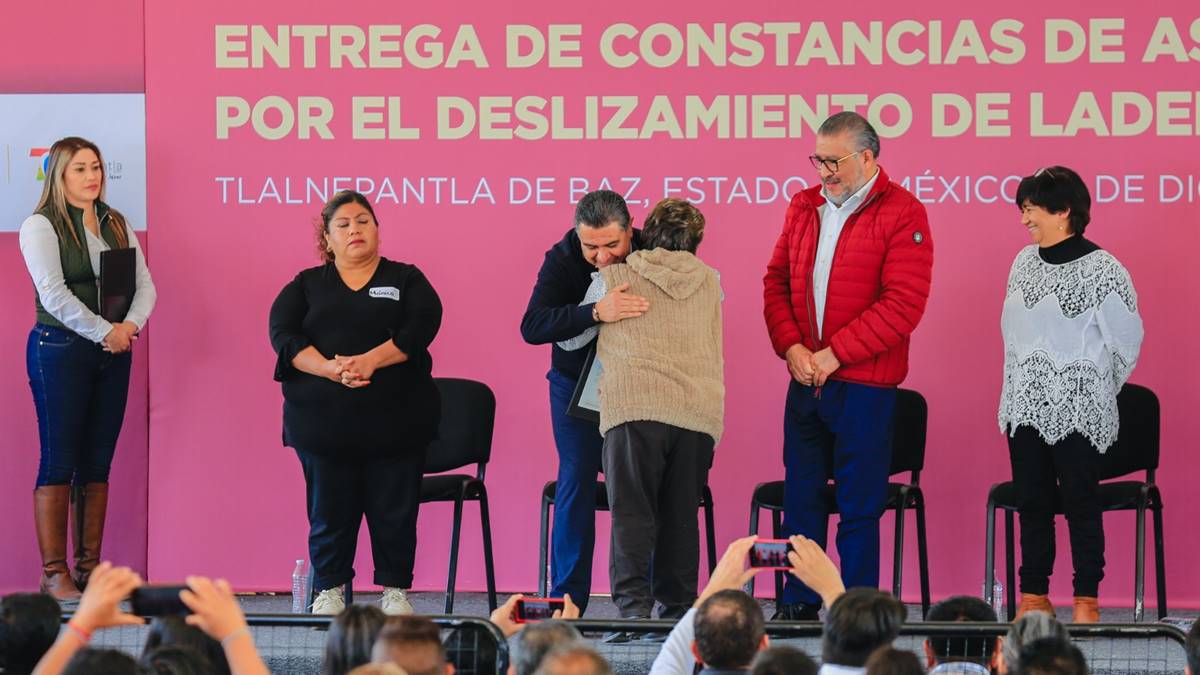 Delfina Gómez: Entrega certificados a más de 210 familias damnificadas del cerro del Chiquihuite