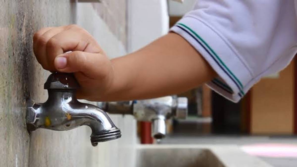 Edomex con más de 5 mil 500 escuelas de 24 municipios con problemas de agua: UPFEM