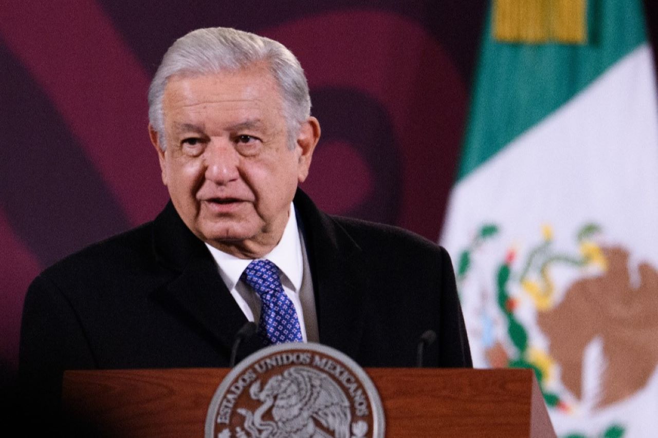 Foto de AMLO, que señaló a los ministros nuevamente.