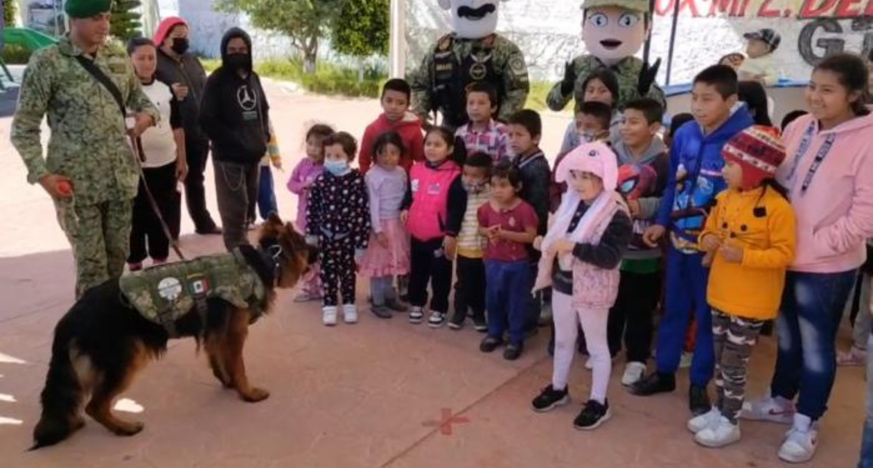 Chimalhuacán: Sedena lleva sonrisas a niños en Día de Reyes