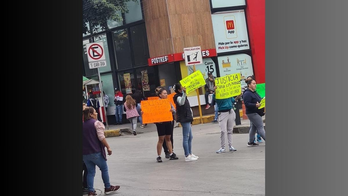 Coacalco: Bloquean la López Portillo por supuesto abuso sexual en primaria