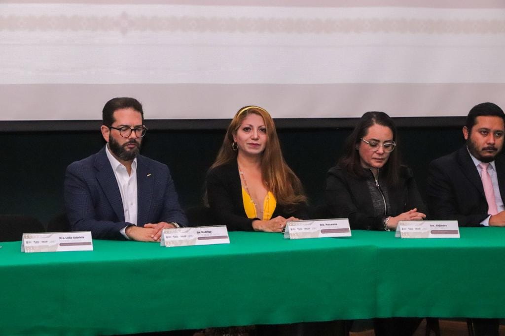 Presenta nuevos proyectos para mejorar la atención a la salud en Edomex