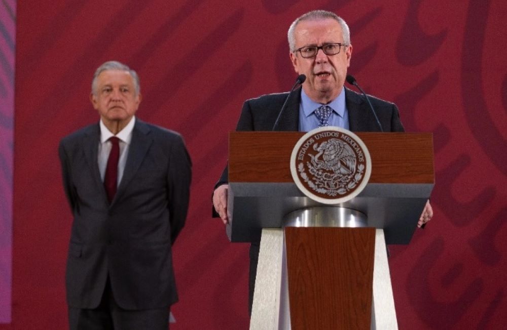 AMLO lamenta muerte de Carlos Urzúa; condena calumnias