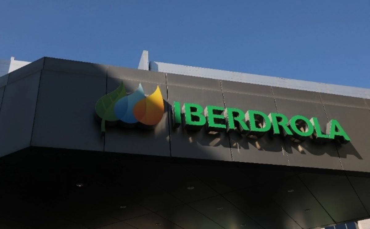 ¡Milagro!, Cofece autoriza compra de 13 plantas de Iberdrola: AMLO