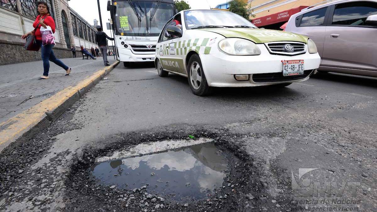 En Edomex, daños a vehículos por baches alcanza hasta 40 mil pesos