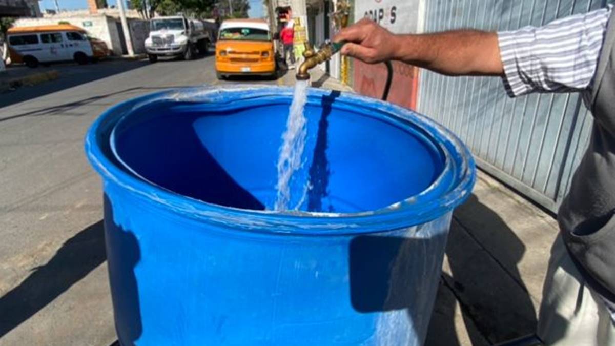 Nezahualcóyotl: reanudan suministro de agua para nueve colonias