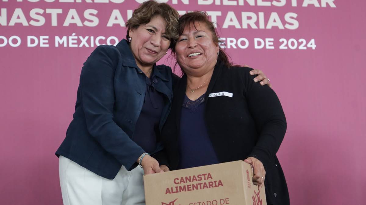 Texcoco: Delfina Gómez entrega 12 mil tarjetas Mujeres con Bienestar y Canastas Alimentarias