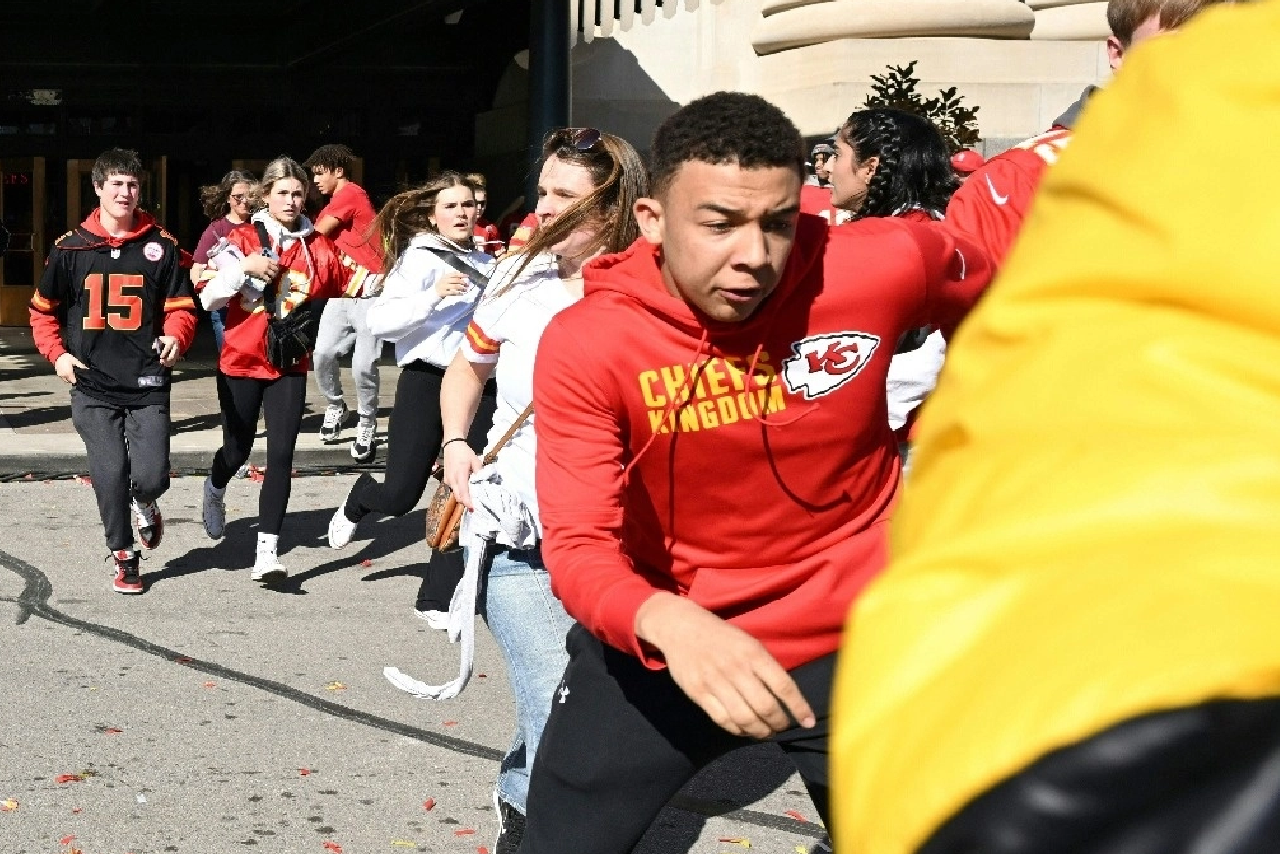 Video: Tiroteo en desfile de los Kansas City Chiefs deja al menos un muerto y 14 heridos