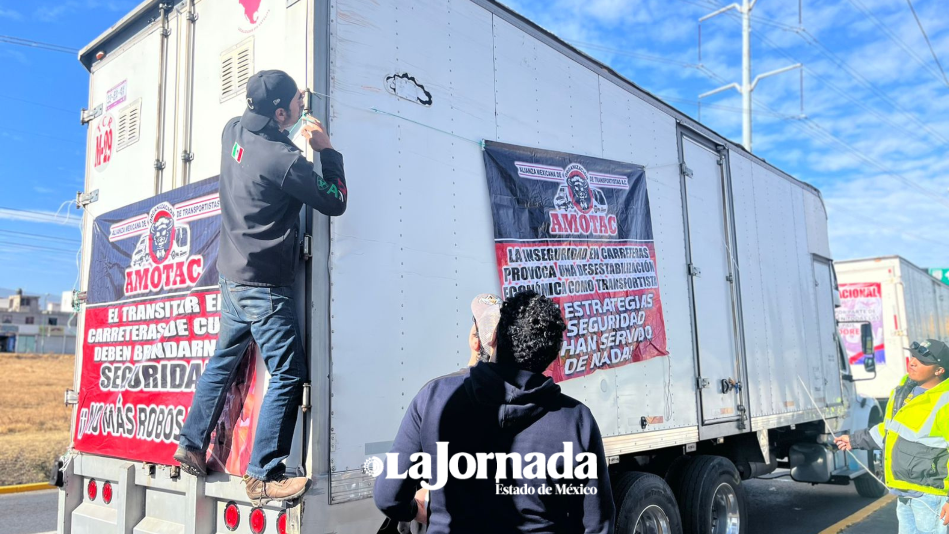 Transportistas retiran unidades tras ocho horas de protesta