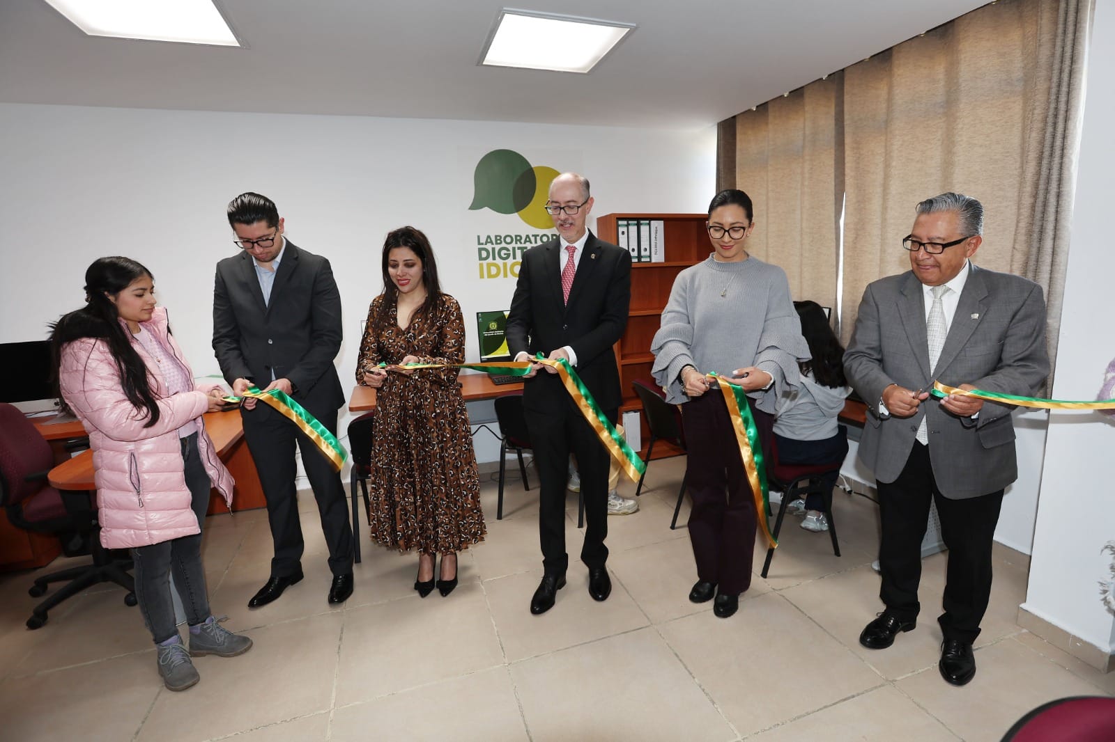 UAEMéx entrega nuevo equipamiento a la Facultad de Artes Escénicas