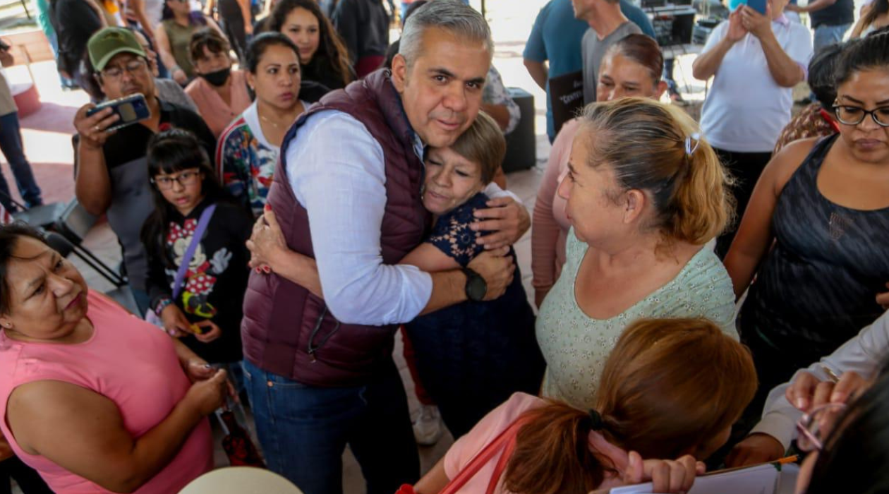 Fernando Vilchis inicia campaña con recorridos a ras de piso en Ecatepec