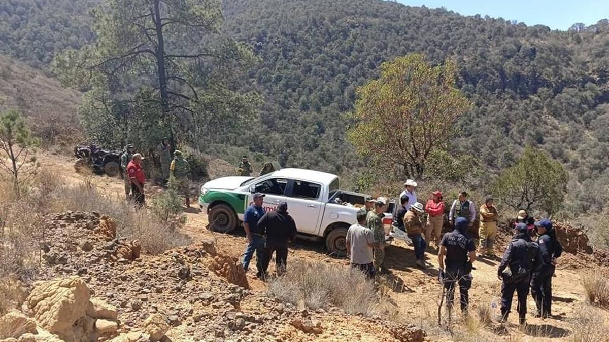 Otumba: Brigadistas y voluntarios sofocan incendio