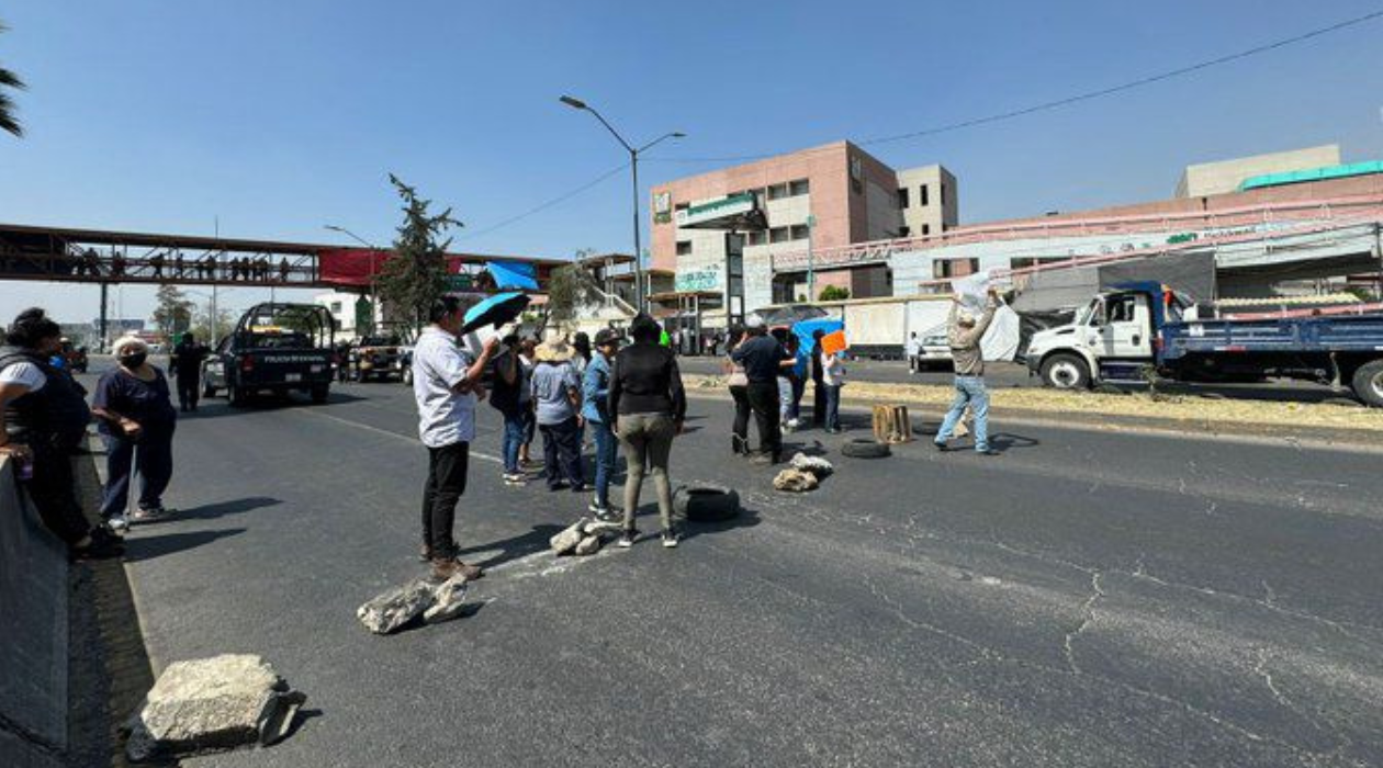 Ecatepec: Nuevo bloqueo en Avenida Central, denuncian desabasto de agua