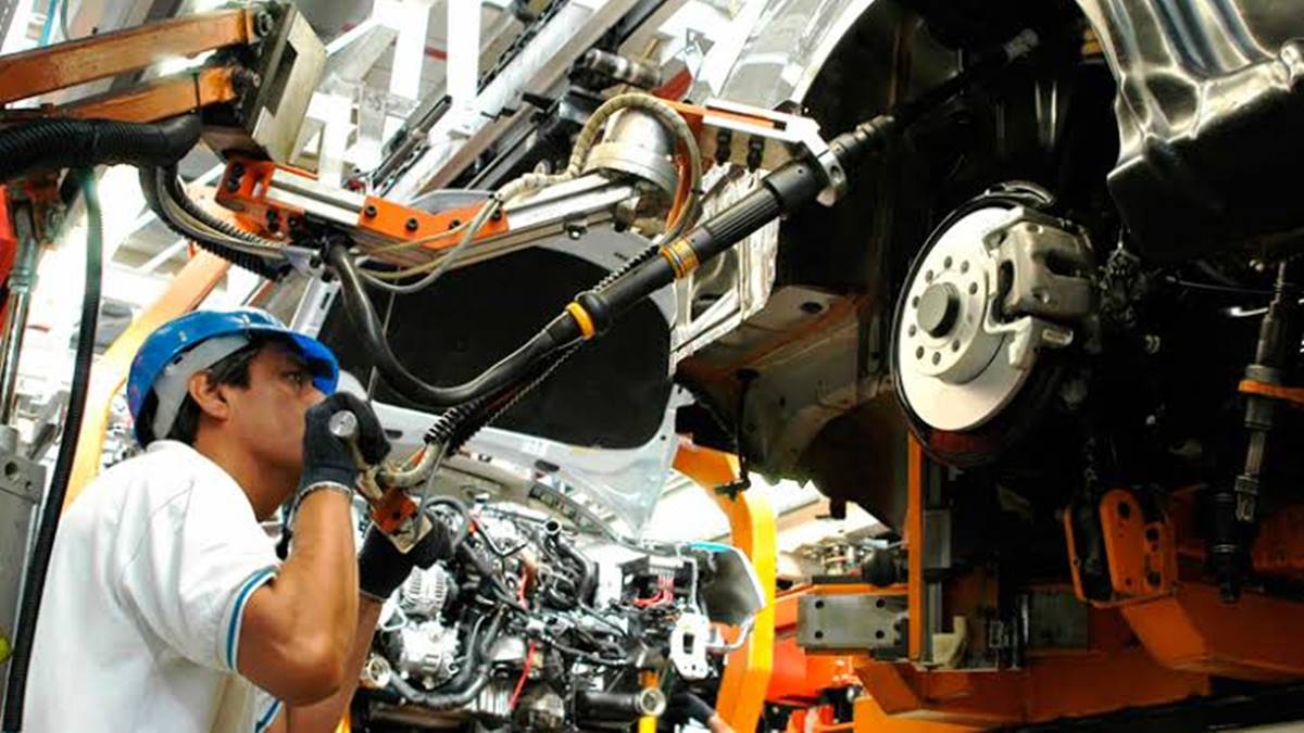 Industria automotriz se fortalece con el crecimiento de maquiladoras: CTM