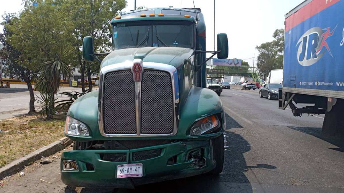 Tlalnepantla: Un saldo de 10 lesionados dejó la volcadura de una camioneta con estudiantes