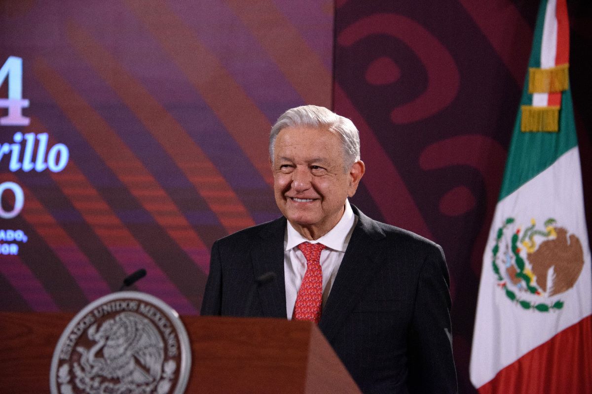 AMLO reconoce complicaciones para reclutar médicos y enfermeras