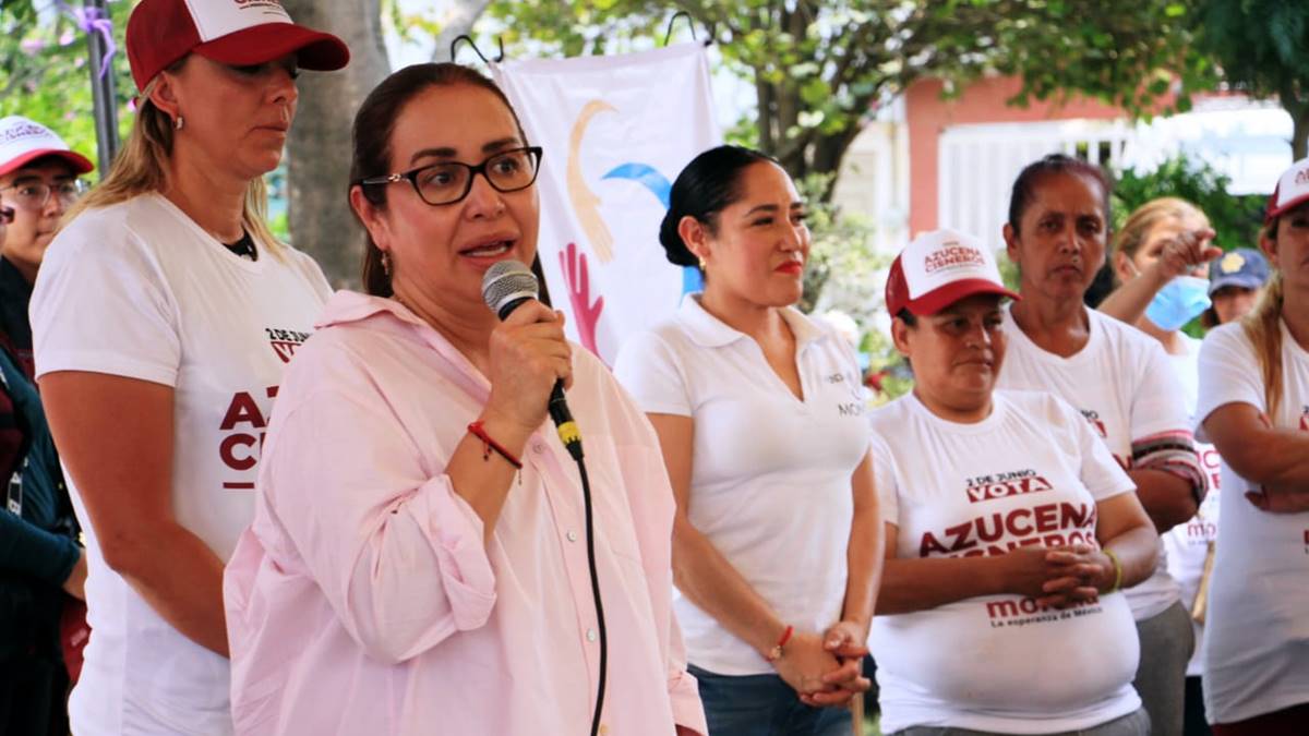 Ecatepec: Azucena Cisneros lleva sus propuestas de agua a las colonias