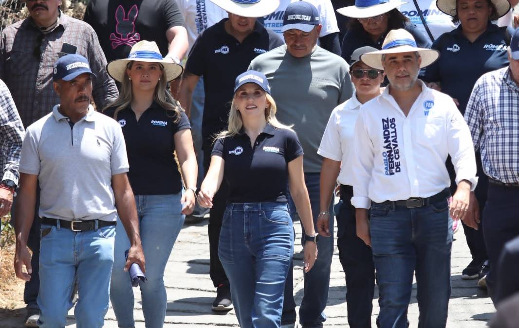 Huixquilucan: Romina Contreras ofrece seguir apoyando la educación